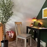 New Foxfire Haus - Modern - Hot Tub Pet-Friendly