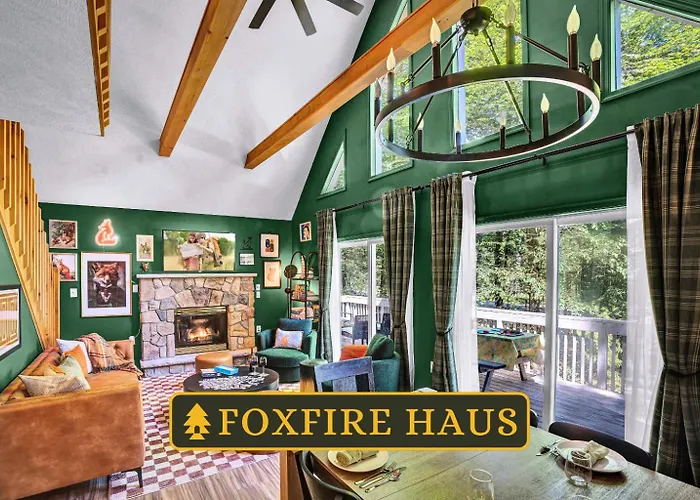 New Foxfire Haus - Modern - Hot Tub Pet-Friendly