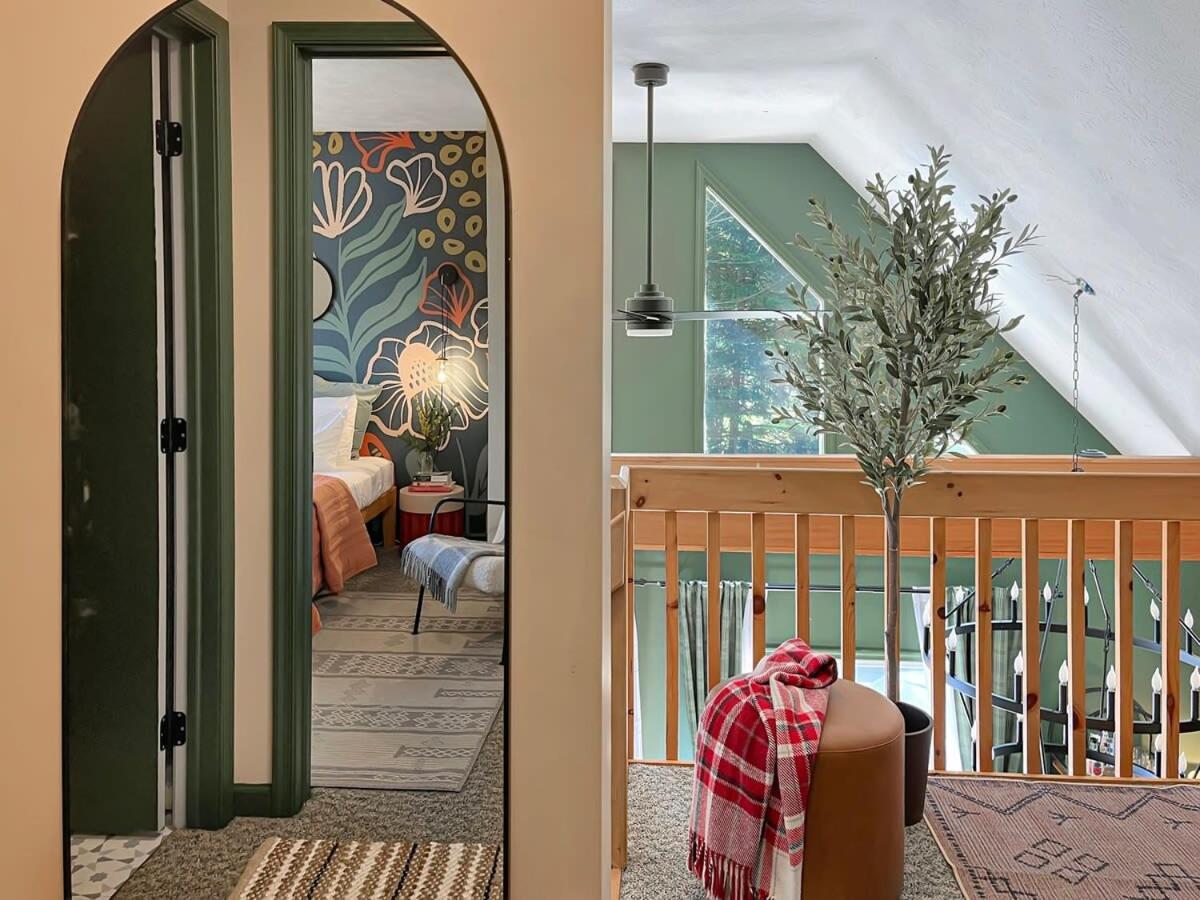 New Foxfire Haus - Modern - Hot Tub Pet-friendly Blakeslee