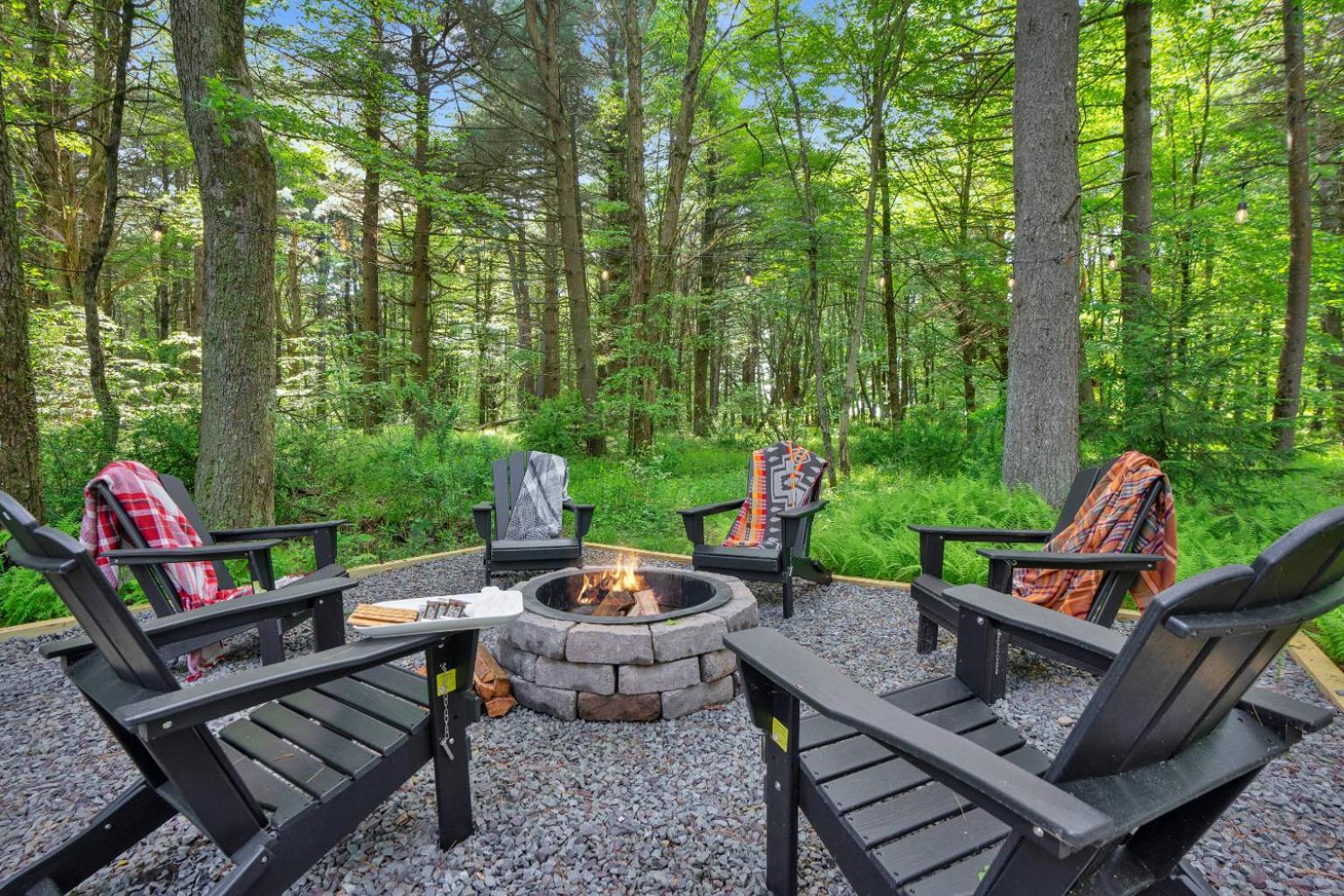 Chalet New Foxfire Haus - Modern - Hot Tub Pet-friendly