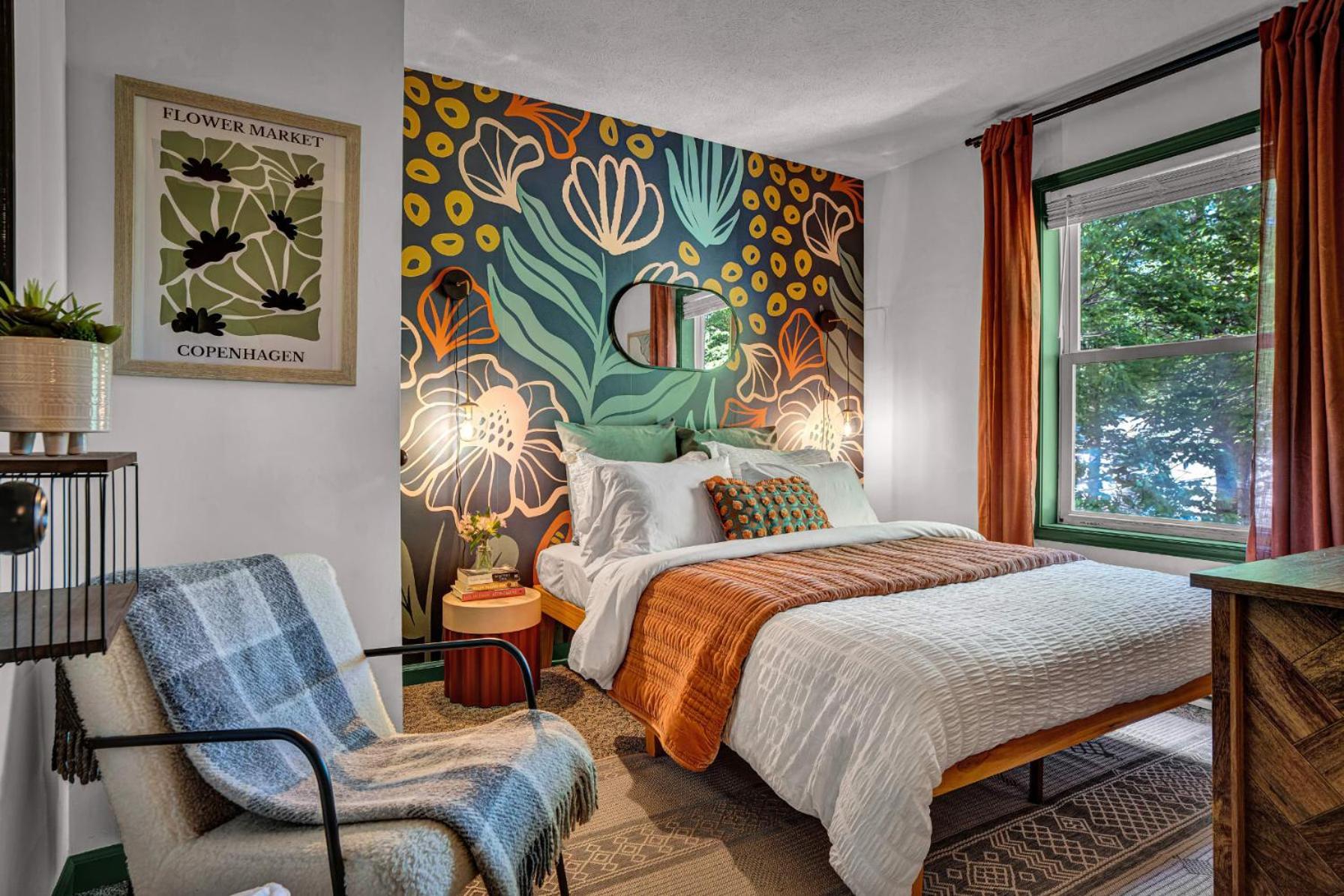 New Foxfire Haus - Modern - Hot Tub Pet-friendly Chalet Blakeslee